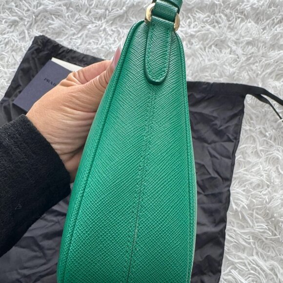 PRADA Green Saffiano Leather Re-Edition Mini Bag - Picture 5 of 13